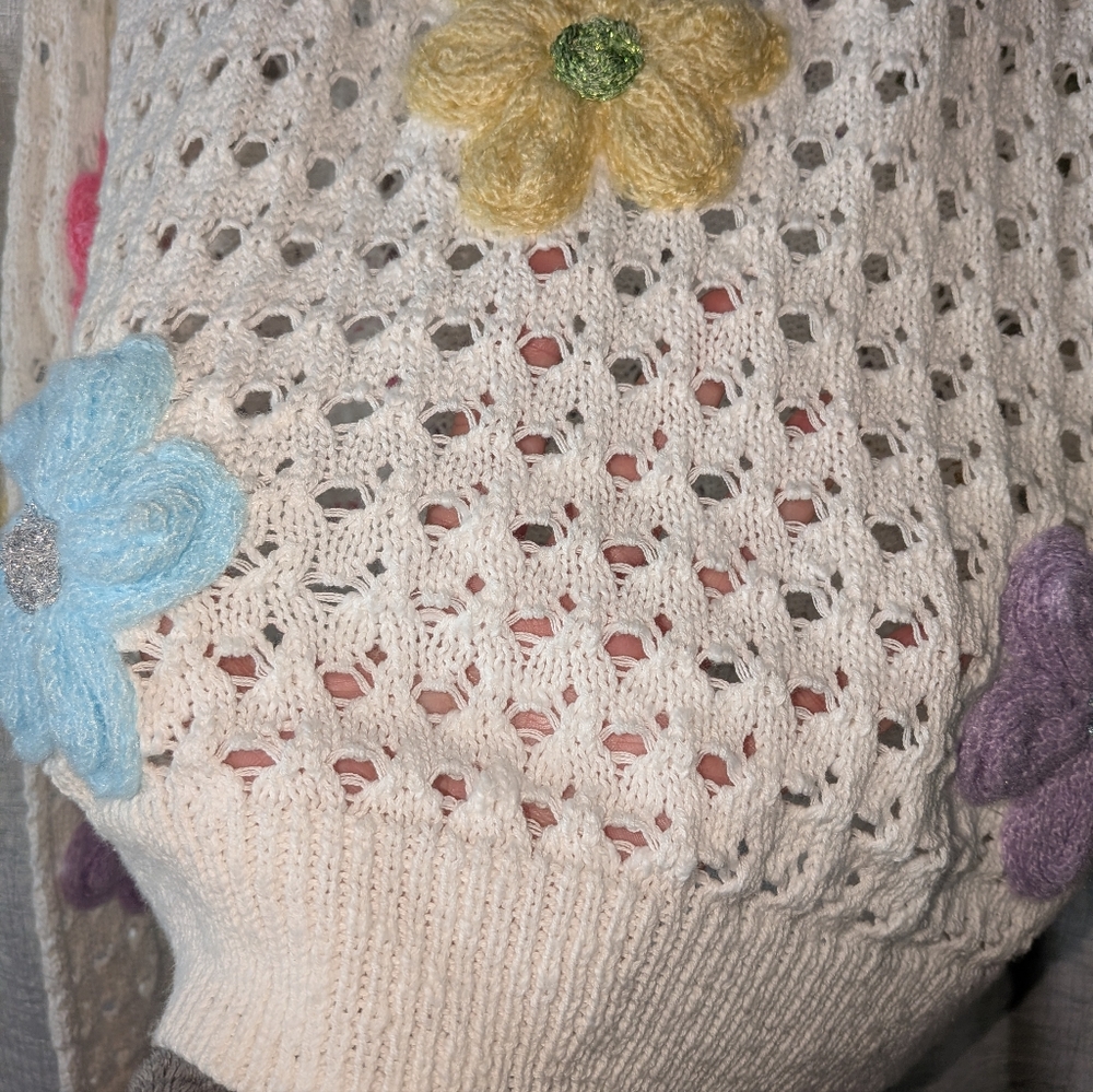 NWT John + Jenn Helx Floral Crochet Applique Sweater In Medium - Picture 9 of 13